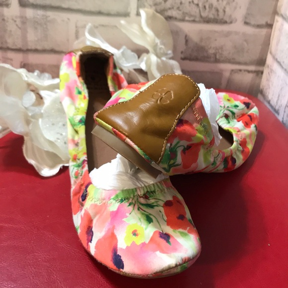 Lucky Brand Shoes - LUCKY BRAND FLORAL FLATS
